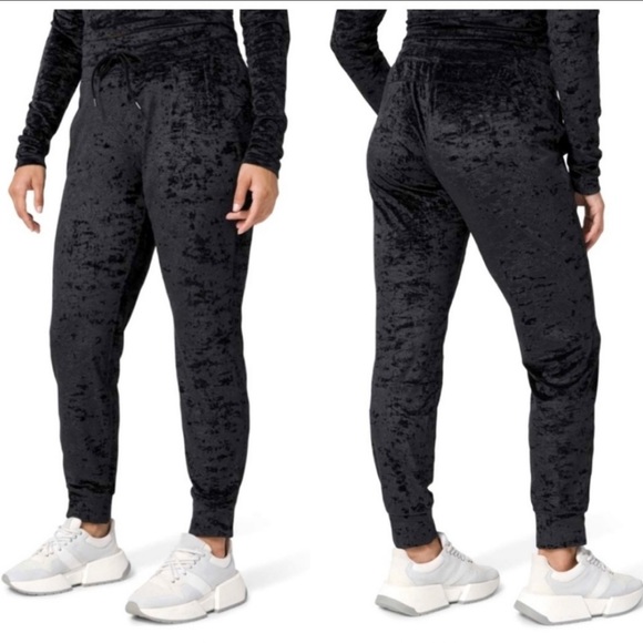 lululemon athletica Pants - NWOT Lululemon ready to rulu black crushed velvet joggers size S